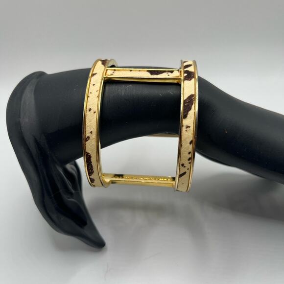 Vintage Vince Camuto gold tone cow hide cuff - Picture 6 of 6